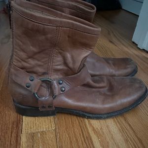 Frye Women’s Veronica Harness Short Booties, Caramel, size 8